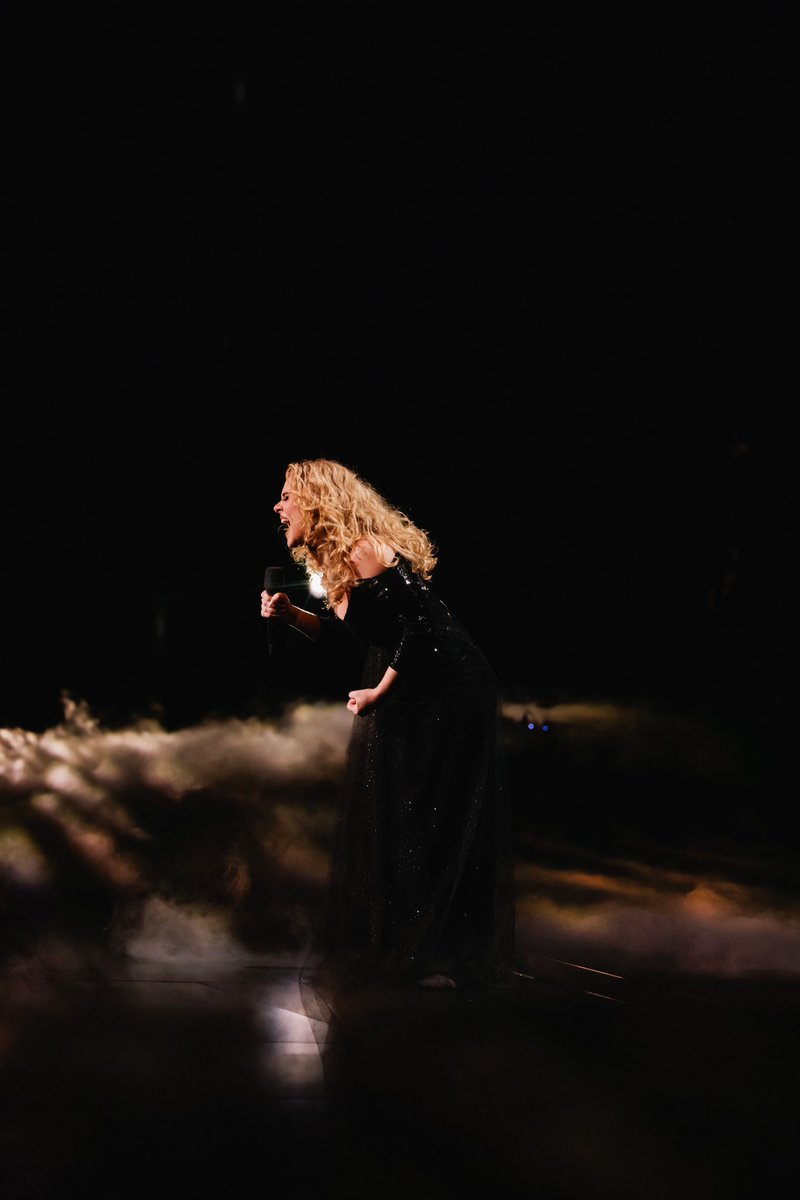 Adele tweet media