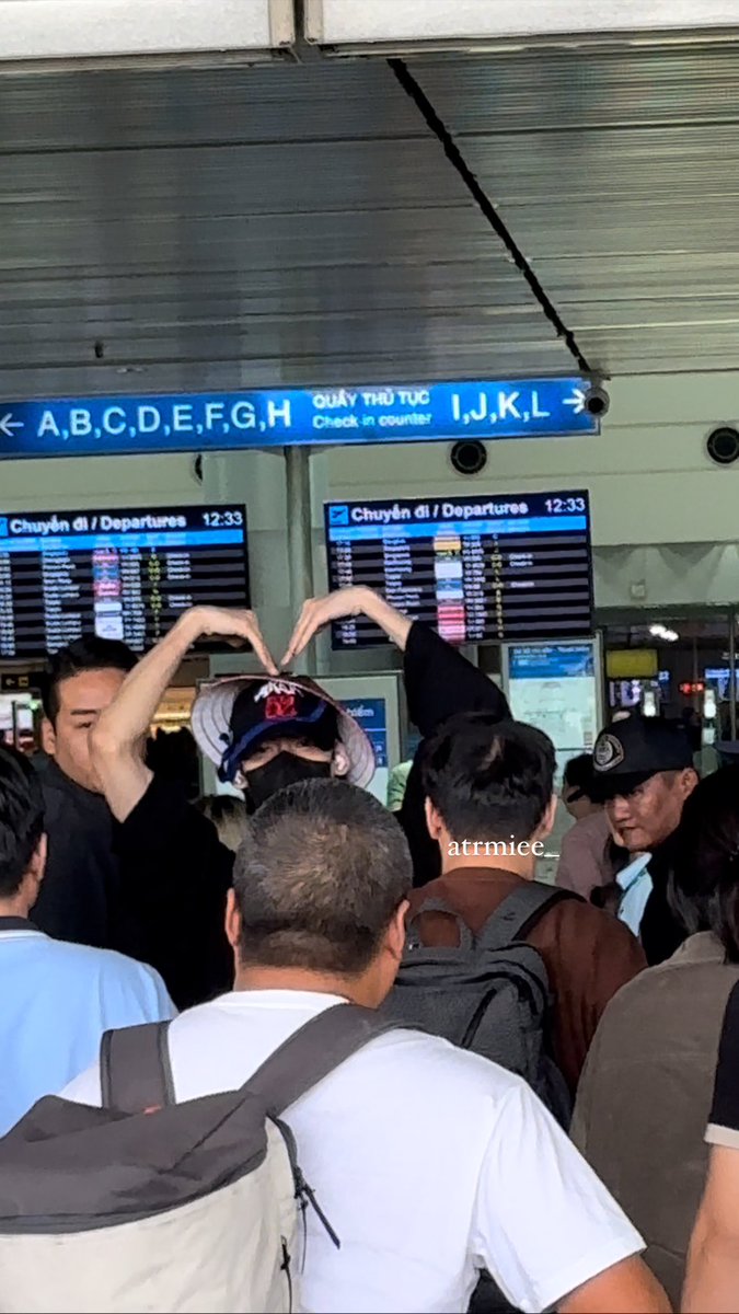 atrmiee_'s tweet photo. bye bye bam, see u again 

#bambam
#BamBam_TOUR_AREA52 
@BamBam1A https://t.co/37W00gwnX6