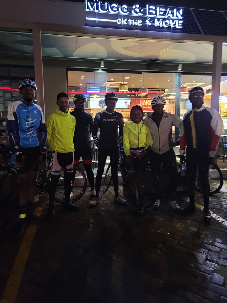 SigeyWendy's tweet photo. I'm feeling good today. Let me do a recap of the Nairobi- Malindi cycling tour. Day 1. I was with 5 guys. I was the only lady. This was the longest stretch! By the time I was in Machakos I didn't think I'd be able to finish 189kms. I actually thought of just https://t.co/bUKYEnwwDl