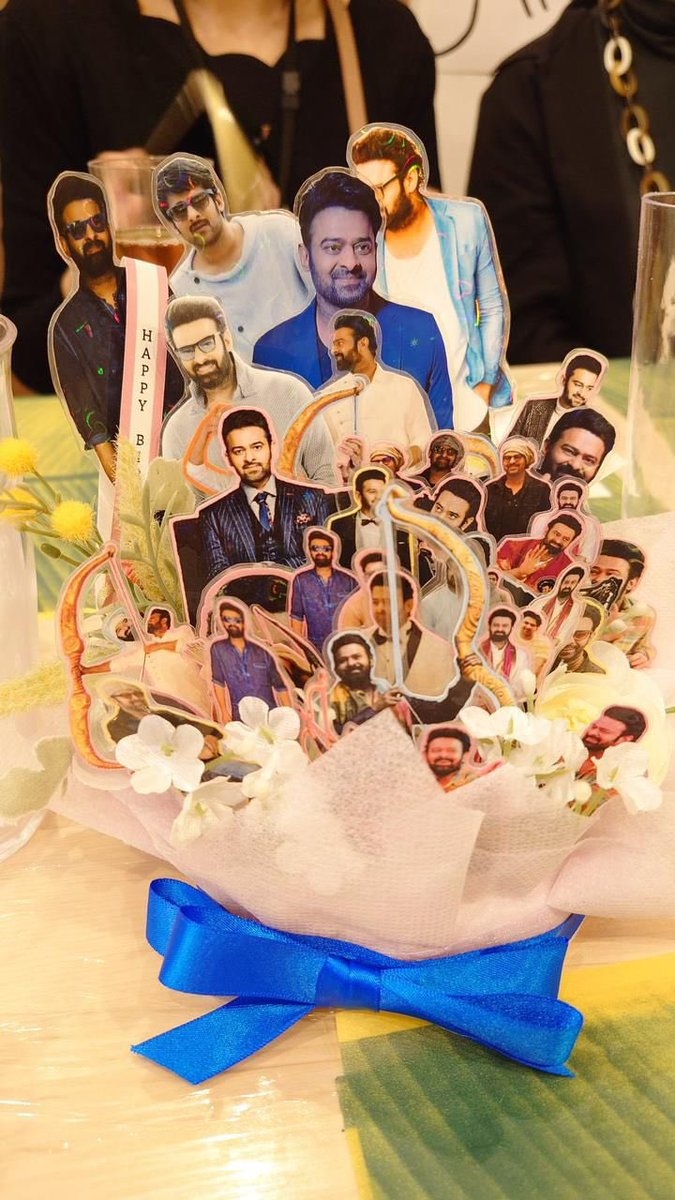 baraju_SuperHit's tweet photo. Rebelstar #Prabhas  birthday celebrations started early in Japan 🇯🇵💥💥
Japanese fans never cease to amaze year after year 🩷
#Salaar 

#PrabhasBirthdayJapan2023 #PrabhasBirthdayCelebrations https://t.co/geZ7MFZ2VD