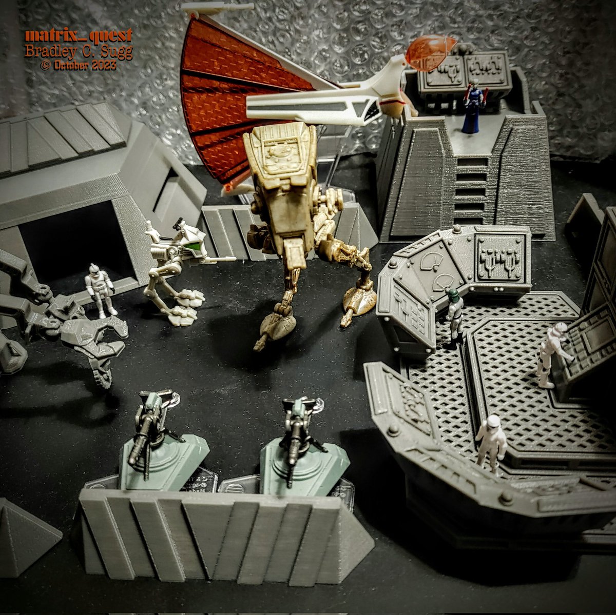 BradleyCSugg's tweet photo. - I really enjoy using #EnderToysTerrain's tabletop gaming accessories with #Jazware's #StarWarsMicroGalaxySquadron toys.  They are slightly big for the ~1:72 scale toys, but still look close enough to use as fun playsets and have the right aesthetics.

#StarWars #matrix_quest https://t.co/xd5cR2Tqtr