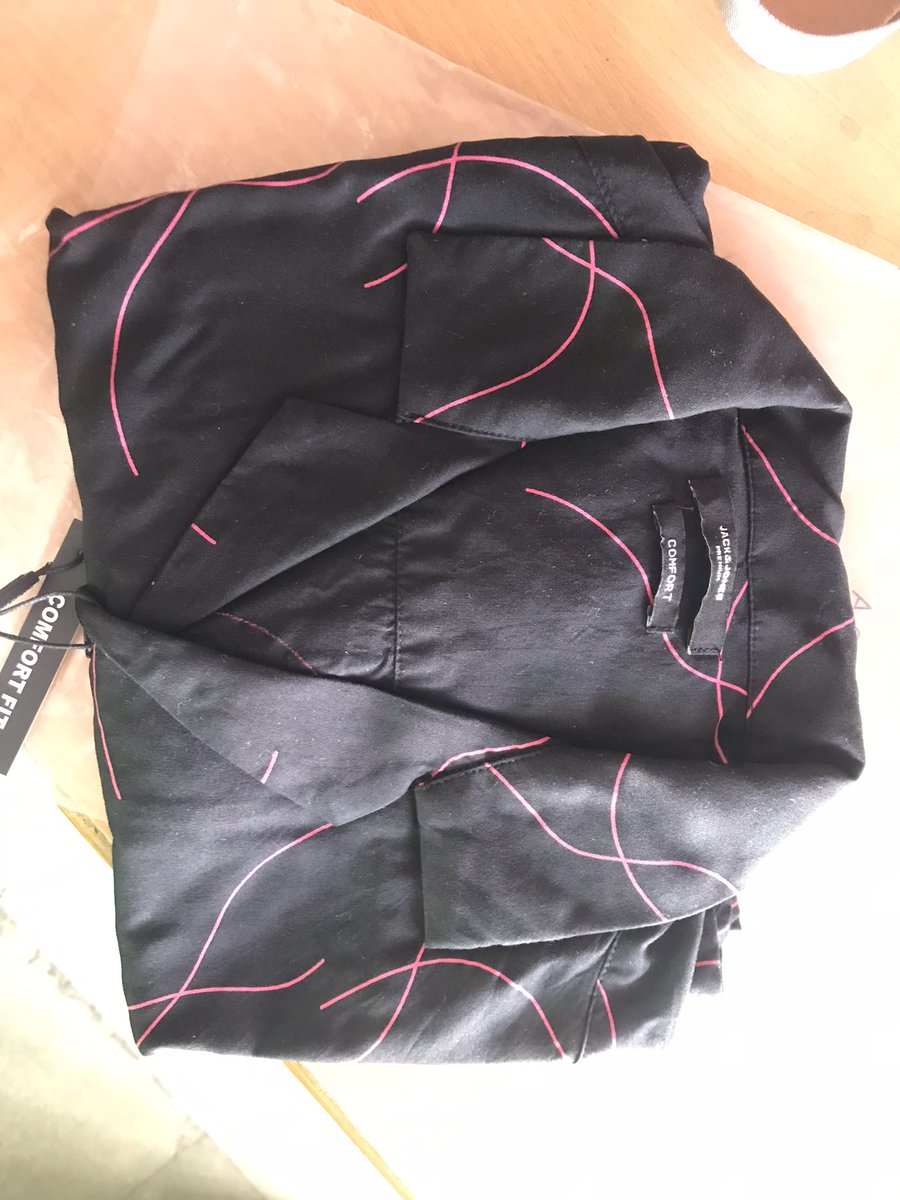 karodiya_ashok's tweet photo. Why my return was canceled while product is in condition as I received with proper tags, @MyntraSupport why my order was not picked. It is black color and black observers dust may be little dust particles may show. Shame on @myntra worst support. @BandBajaateRaho @jagograhakjago https://t.co/GIP04z2hjw