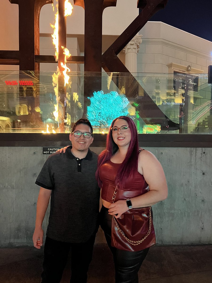 steponme1202's tweet photo. At Hell’s Kitchen #MFAM https://t.co/KgrVY6vVAE