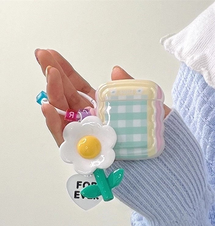 lvndrblossom's tweet photo. cute &amp; pretty airpods case🩵🤍✨️

- a thread https://t.co/ZC9ab9bMbI