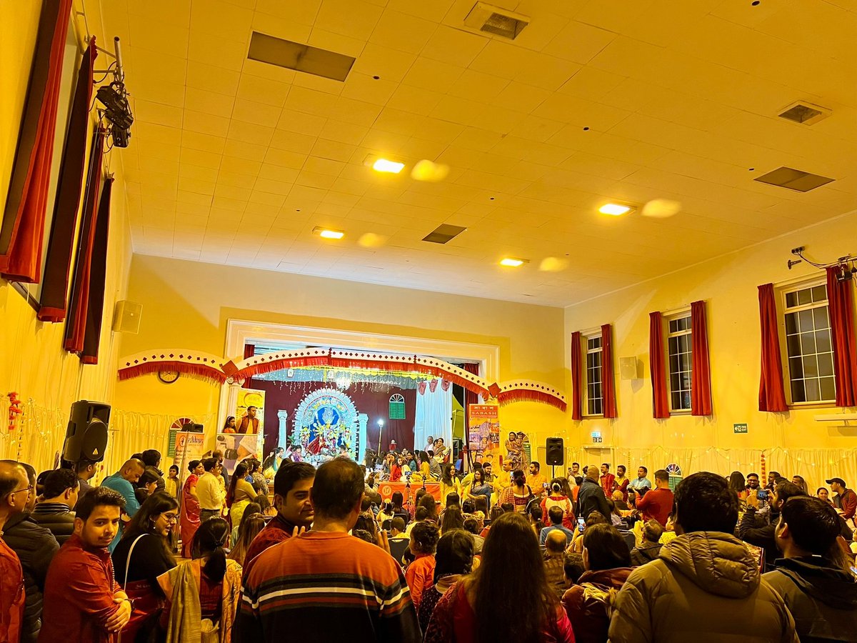 DDIndialive's tweet photo. The 10th-year anniversary celebrations include elaborate decorations, a mix of contemporary &amp; classical cultural programs, charity food stalls, painting competitions and free food for everyone for 5 days &amp; lots more https://t.co/LjVrbwiSkB