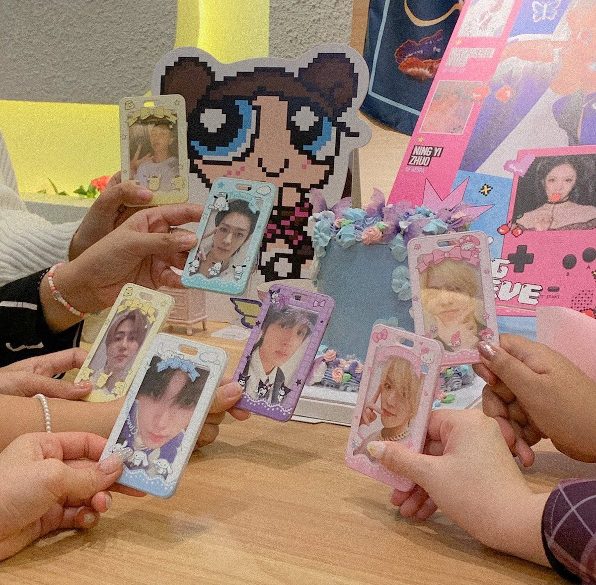 4haecyuta's tweet photo. we did such a great teamwork for this event and it went vvv well. so happy to be a part of this dream team <3 

love u guys my pookies @nyutiepatootie @haekiir0 @HAECH0C0 @terpalingkun @jaemqrv @knjaykun  

#ButterfliesInAutumn #ProjectYutaYuta 🦋 https://t.co/KPjgvKkM6B
