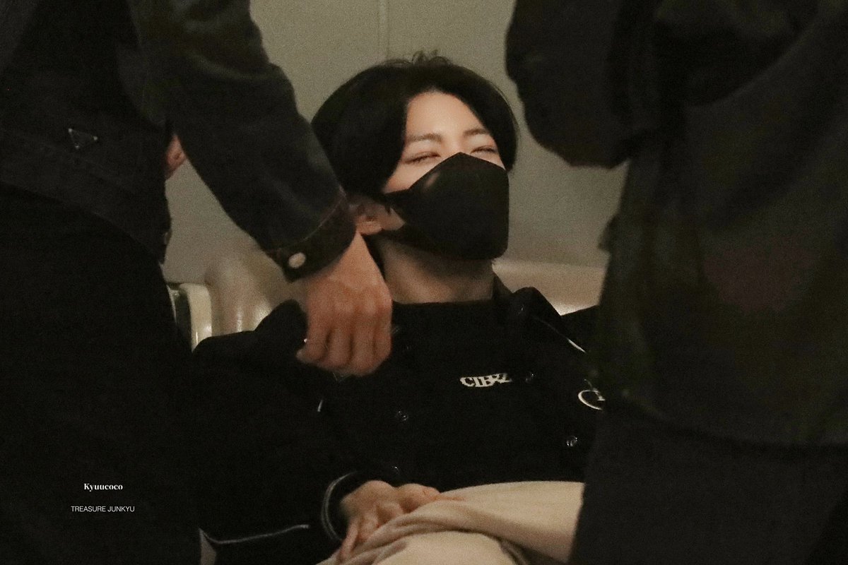 Kyuucoco_0909's tweet photo. 231022 PVG

#준규 #JUNKYU #ジュンギュ 
#트레저 #TREASURE https://t.co/69L0w2lo5e