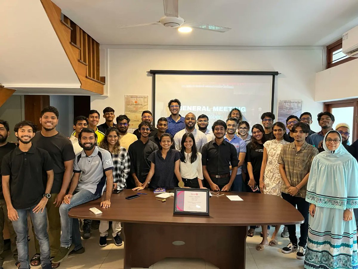 RAC_Cinnamon's tweet photo. Progress through Persistance! Our October general meeting was a reminder of what we can achieve when we come together. Special thanks to our guide club coordinator Rtr. Kasun Hettige for joining us too. 💚

#Rotaract #Rotaract3220 #RACCinnamonGardens #RACCG #CreateHopeInTheWorld https://t.co/EeTyQw0t1k