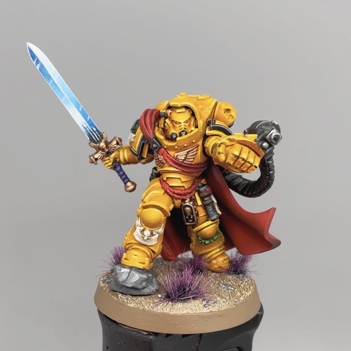 Primaris captain of the Imperial Fists 💛 #PaintingWarhammer #WarhammerCommunity commission 🎨