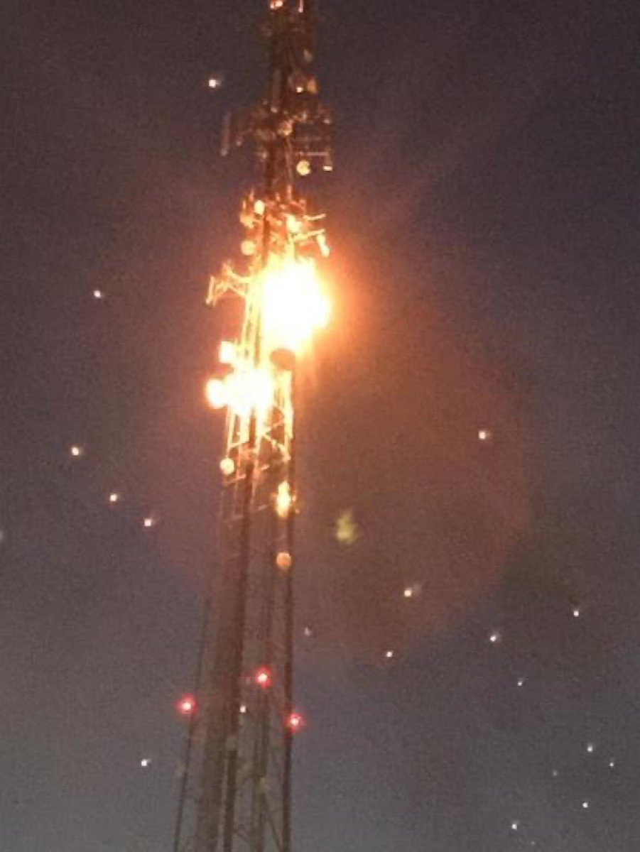 NataleeH0lloway's tweet photo. Just drove past this. AT&amp;T tower caught on fire. No service for AT&amp;T phones throughout Houston area (Location intersection of FM 529 and Bofa Dr) @abc13houston @ATT @KHOU https://t.co/SvNGN4YyFz