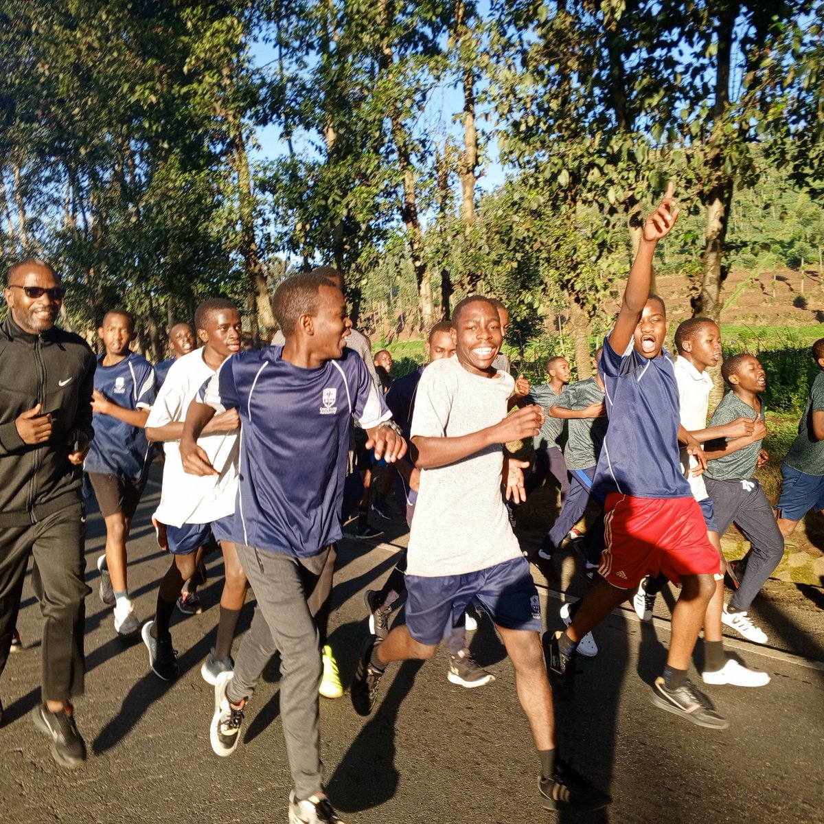 None kuwa 22/10/2023
Mumurenge wa Mukamira habereye sport rusange yahuje ibyiciro byose Inzego zumutekano,
 Urubyiruko n'abakuze .
 Ibiganiro byatanzwe:
✅Kwibutswa akamaro ka sport
✅Kwirinda ibiyobyabwenge murubyiruko @MiniYouthRwanda <a href="/NyabihuDistrict/">Nyabihu District</a> <a href="/NyabihuYouth/">NYC Nyabihu District</a>