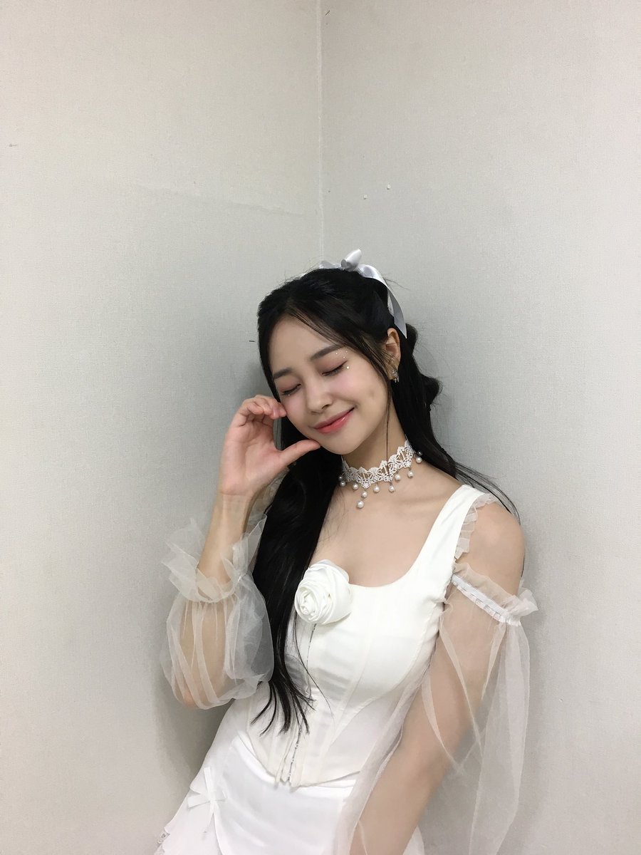 ofJihann's tweet photo. 𔘓𓂃 ࣪˖ ִֶָ Innocence and beauty entwined, she graces our world in pure white, her endearing pose stealing hearts effortlessly. https://t.co/K7JdQBCUlU