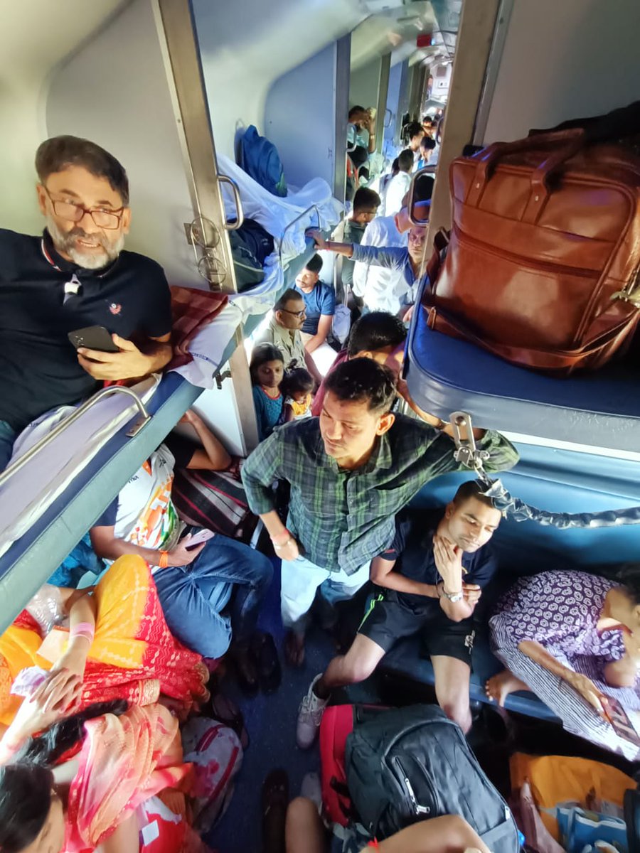 YashGJain2's tweet photo. @nitin_gadkari @RailMinIndia @RailwaySeva @narendramodi Train 15657 runing frm Del to Ghy Brahmaputra Mail passenger without tickets coming n sitting in 3AC (B7)
TT n attendants are not checkin tickets n passengers are climbing like hell in train n harassing public who hve ticket https://t.co/iGGpQSiP5R