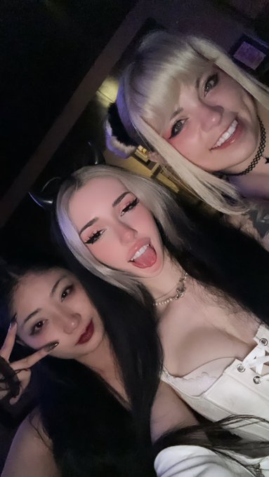 At senpai squads party ?❤️ https://t.co/dnEYIYeUAk
