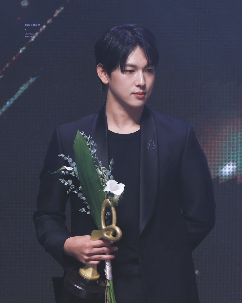 tomorrow1201's tweet photo. 231021 대중문화예술상

✨✨

#임시완 #yimsiwan https://t.co/d4gHfWumLx