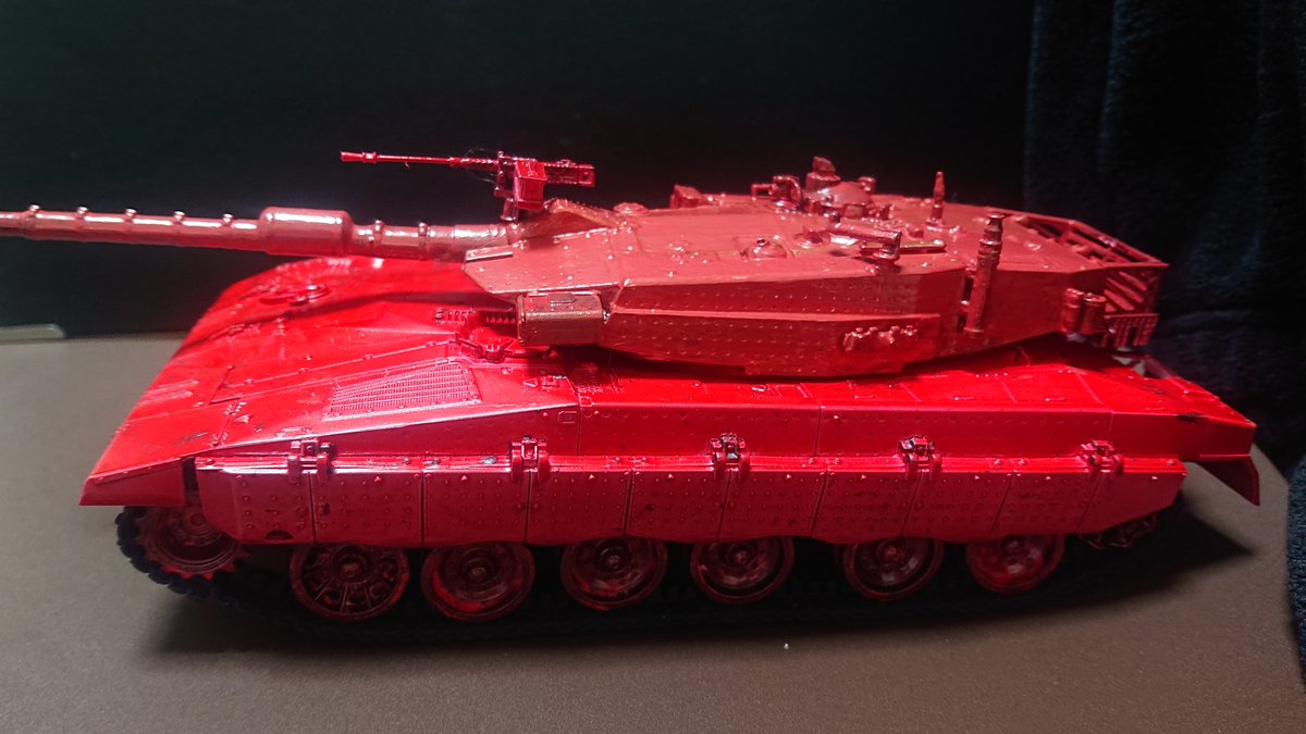 rentaityo's tweet photo. ついに、#メタルマックス シリーズの顔Rウルフ(メルカバ)の塗装が完了した。
プラモデルに塗装はどれくらい久しぶりなのか忘れたけど、二十年は間違いないと思う。
住んでいる環境の関係で手が出せなかった影響もあったけど、工事のタイミングで完成出来たのは本当に良かったと思う。 https://t.co/IFDdxqu3Dg