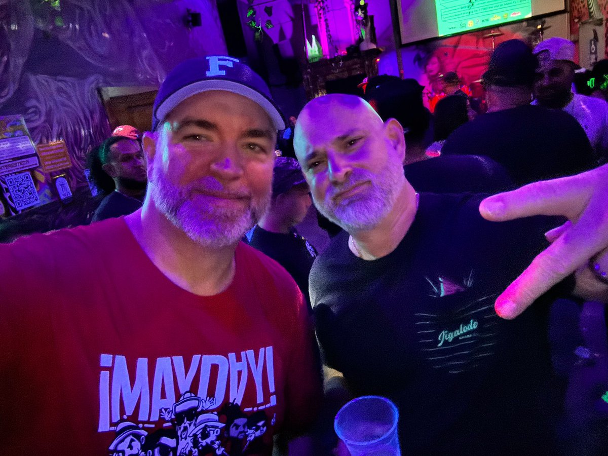 _BIG_EFF_'s tweet photo. When’s the last time you’ve seen this duo? #Chifles https://t.co/NbyqBrrAGp