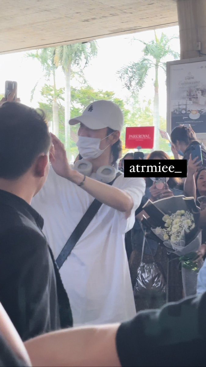 atrmiee_'s tweet photo. Yugyeom ah welcome back to VN 🇻🇳🇻🇳🇻🇳

#YUGYEOM #YUGYEOMxWOWFestival https://t.co/7ee5ShpOHc