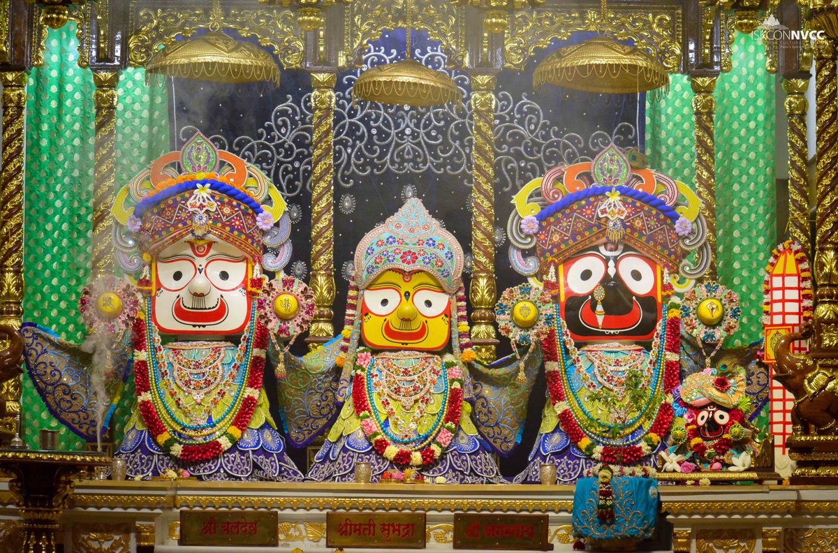 ISKCONPune's tweet photo. 🗓22-10-2023🙏🌷Today's Darshan🌷
🌷Sri Sri Jagannath Baldev Subhadra🌷
🚩@ISKCONNVCCPune🚩
.
.
#ISKCONNVCC #ISKCONPune #ISKCON
#ISKCONNVCCPune #PUNE #DailyDarshan
#Sunday #22ndoctober #22ndoctober2023
#nvcc 
Connect with us on Social Media

https://t.co/8hw8BE2iHR https://t.co/1tcbLXqMHq