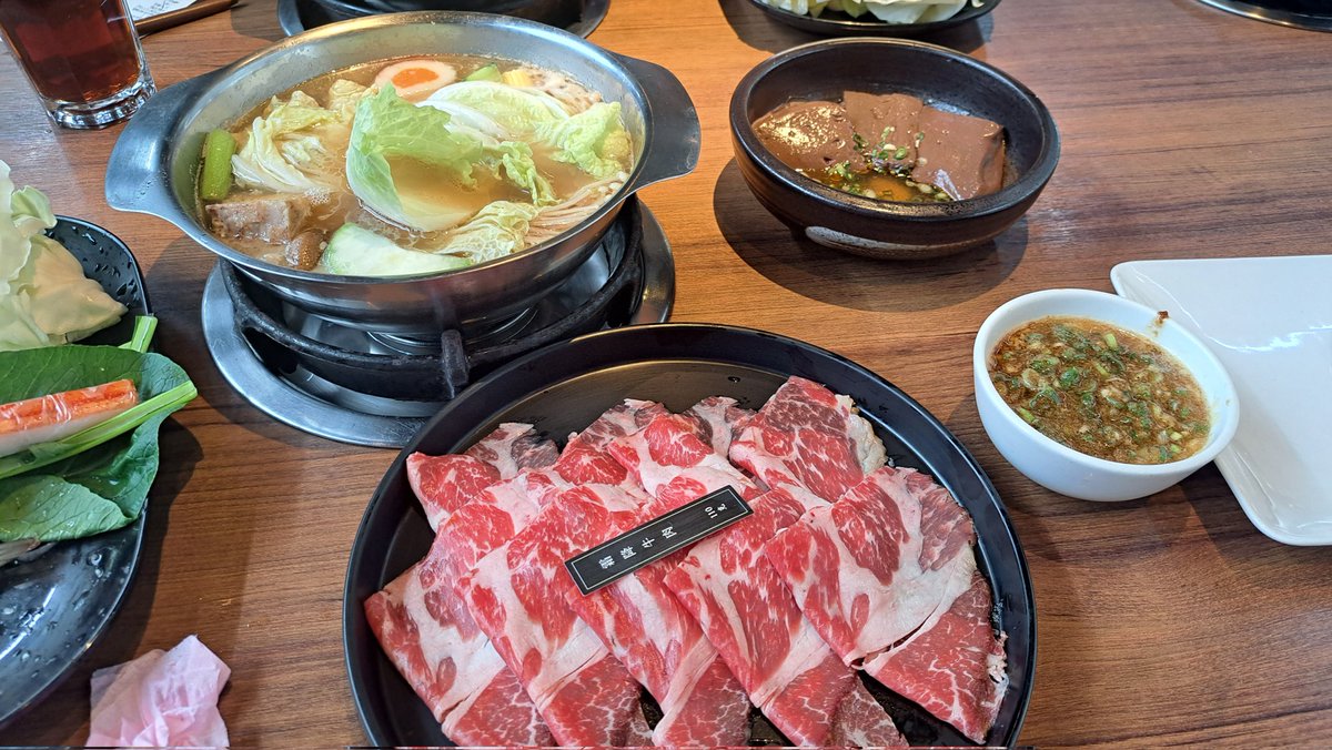 #忙得忙住遠的又太遠～
#跟對的人吃飯真的很重要
#一個人的生日餐也很不錯的～😁😁😁
#謝謝你們的祝福我也祝福推粉們心想事成平安健康💖
（#愛心留言+#轉推分享+#追蹤跟隨）
#大奶
#原味
#離婚熟女
#地方媽媽 https://t.co/3eWtEtwlv2