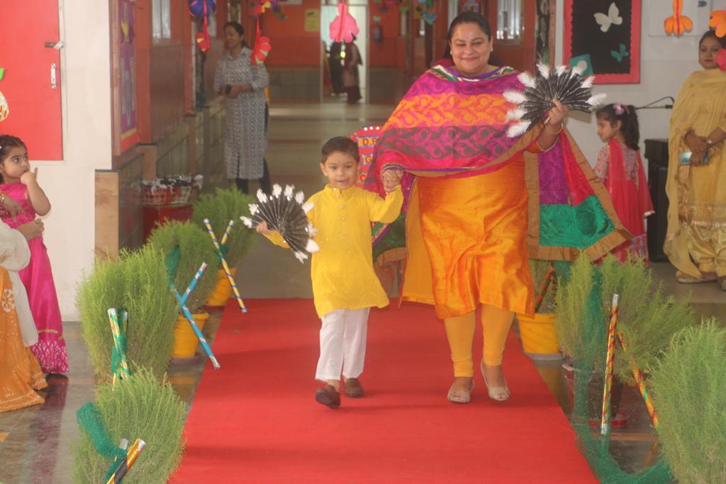 dpsgbn's tweet image. #saarangraasgarba#Navaratri
#garbafestivities#vibrant culture #spiritofunity
#celebrationstion