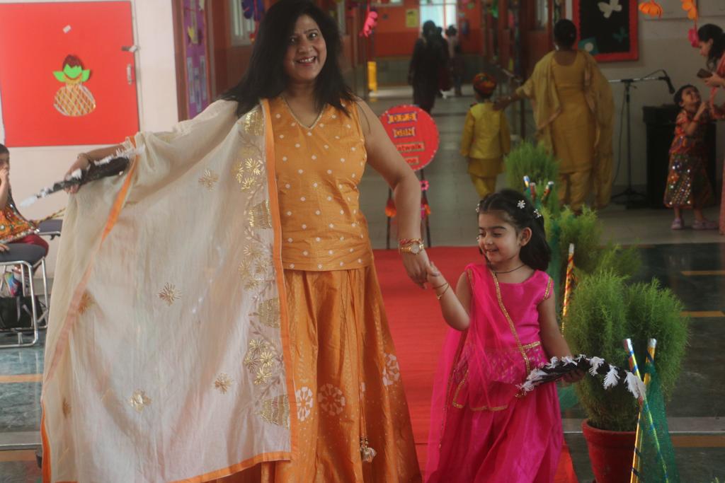 dpsgbn's tweet image. #saarangraasgarba#Navaratri
#garbafestivities#vibrant culture #spiritofunity
#celebrationstion