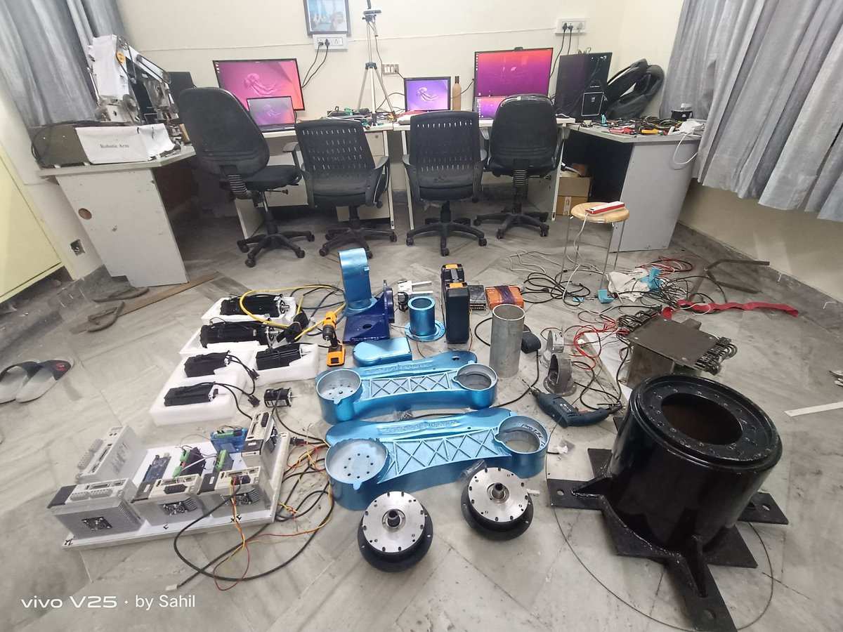 dhiren_kush's tweet image. the &quot;Avengers: Endgame-Avengers assembled &quot; moment in robotics! Our Robotics arm&apos;s parts unite to create something extraordinary.

#nextuprobotics #ros #openrobotics #ai #ml #manufacturing #startup #technology #robotics