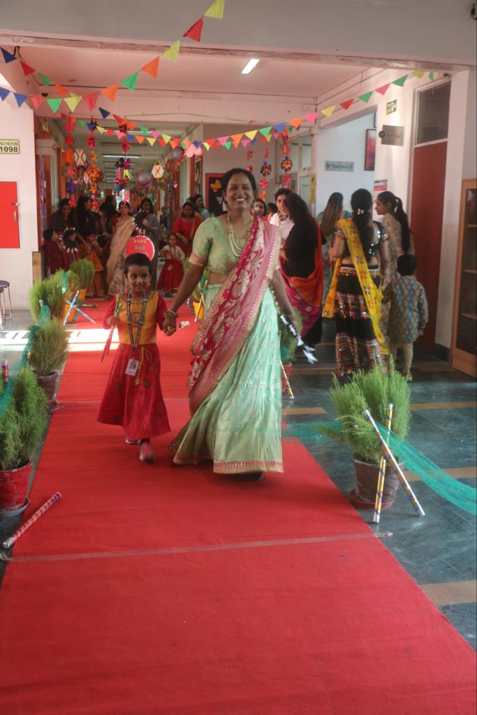 dpsgbn's tweet image. #saarangraasgarba#Navaratri
#garbafestivities#vibrant culture #spiritofunity
#celebrationstion