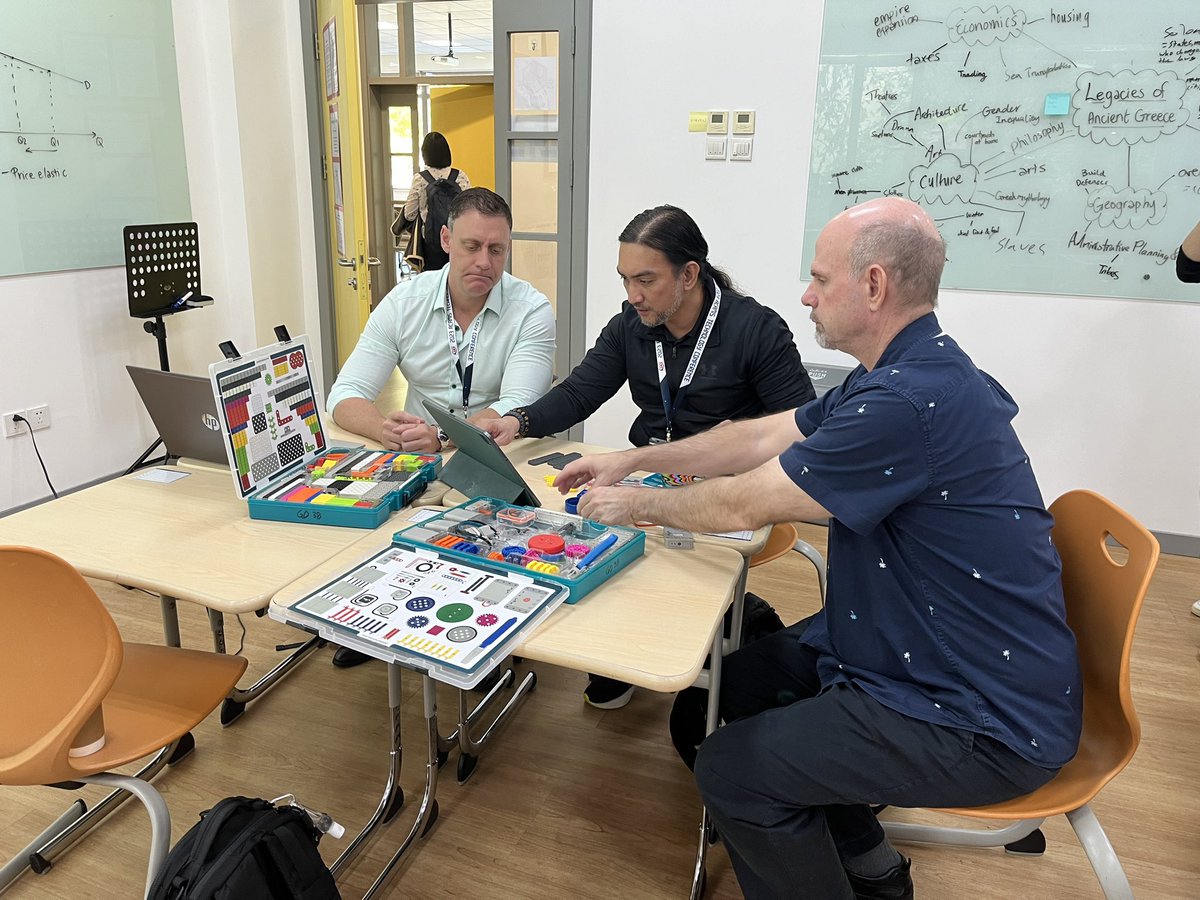 AlexisSnider15's tweet image. Thank you for supporting my session Ready, Set, Vex GO! Ts had fun building, driving and coding robots🤖#ACAMISTech #TheNextEdventure @ConcordiaSH