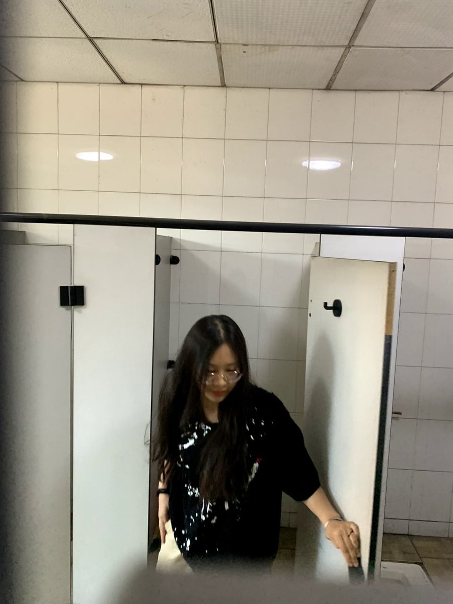 liaojiading's tweet photo. #厕拍  都是非常棒的小姐姐！ https://t.co/E3jca5oCLR