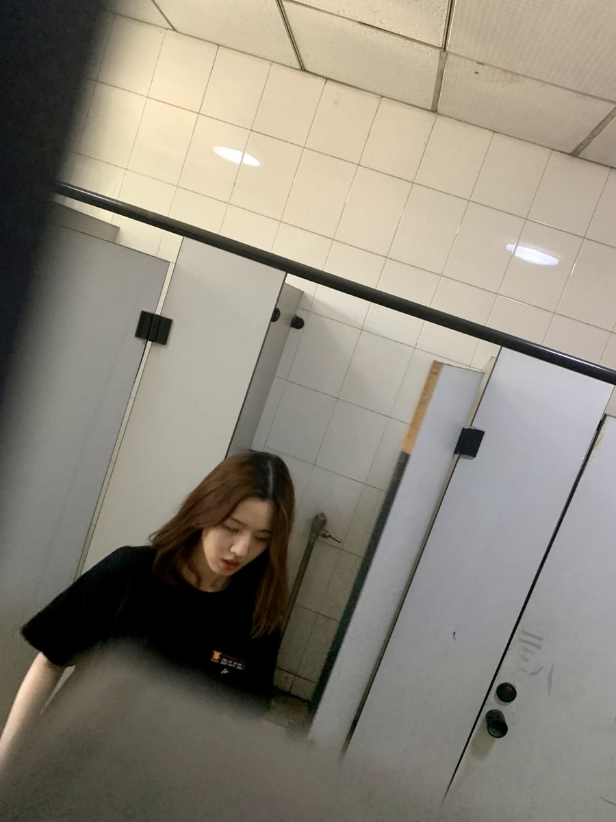 liaojiading's tweet photo. #厕拍  都是非常棒的小姐姐！ https://t.co/E3jca5oCLR