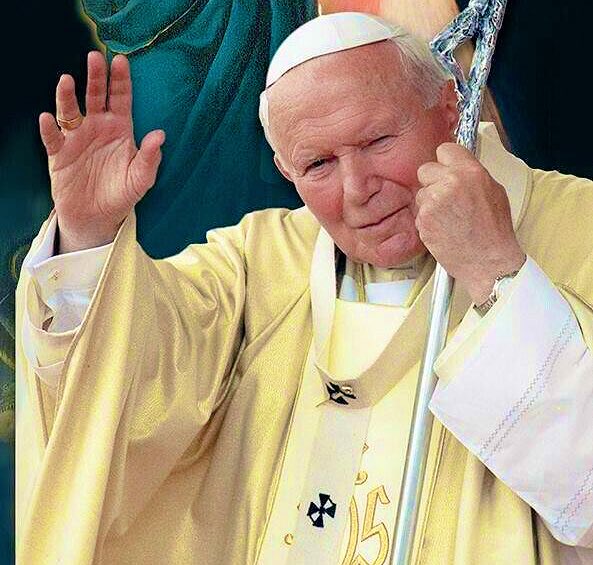 أيها القديس يوحنا بولس الثاني، نصلّي في عيدكَ اليوم لتباركنا من السماء، صلي من أجل العالم الذي يرزح تحت الحرب والظلم والشر.. يا بابا الكنيسة الذي عارضت الحرب ودعيت الى الحوار وزرعت المحبة، صلي لأجلنا ليحلّ السلام عالمنا، يا من زرت وسامحت من حاول قتلك، علمنا أن نسامح من أساء إلينا