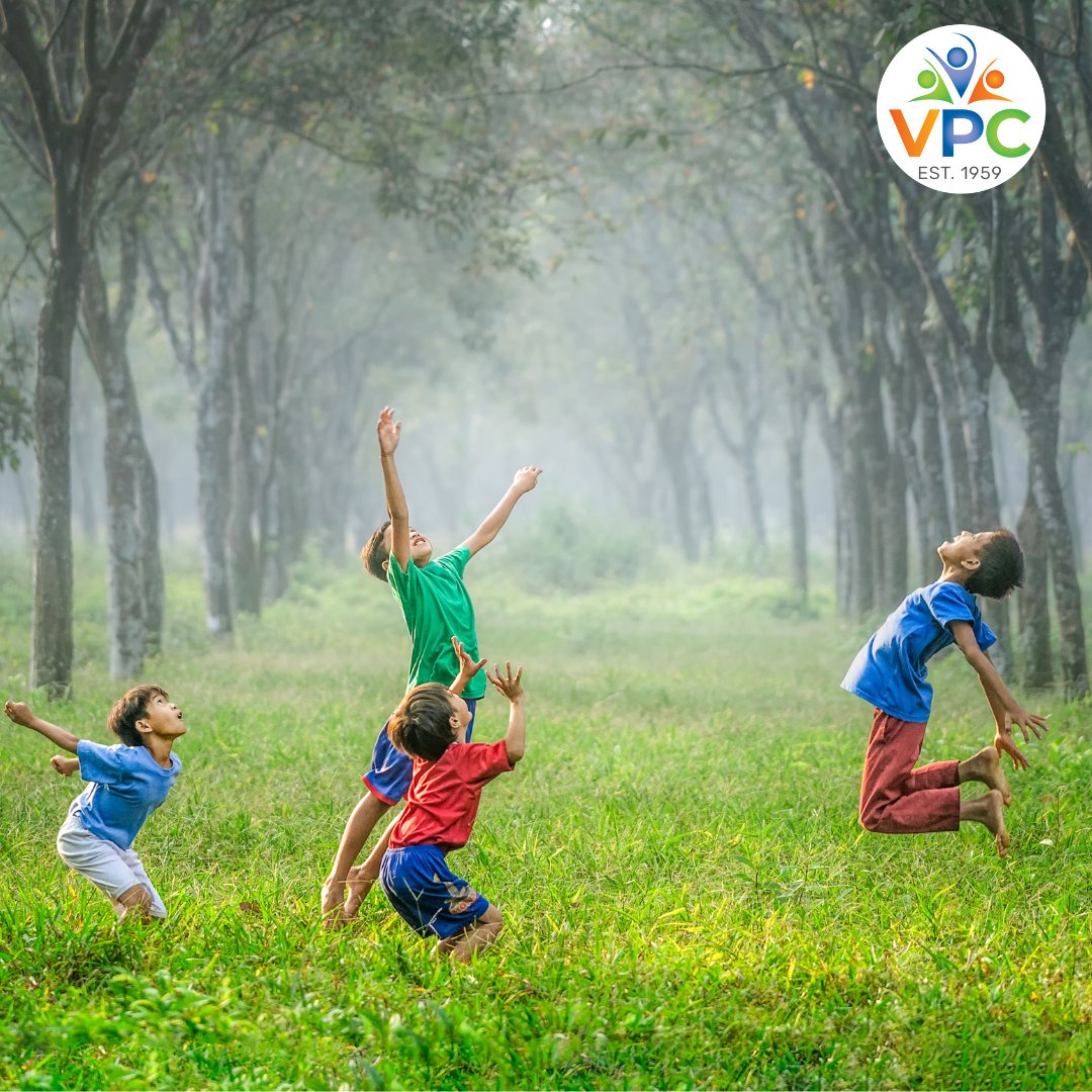 VicParents's tweet photo. Green bathing or getting outside into nature has amazing benefits for wellbeing and health. 

#greenbathing #green #wellbeinggreen #lessscreenmoregreen.

https://t.co/eg2giUVBuY https://t.co/9bZg0ljmIM