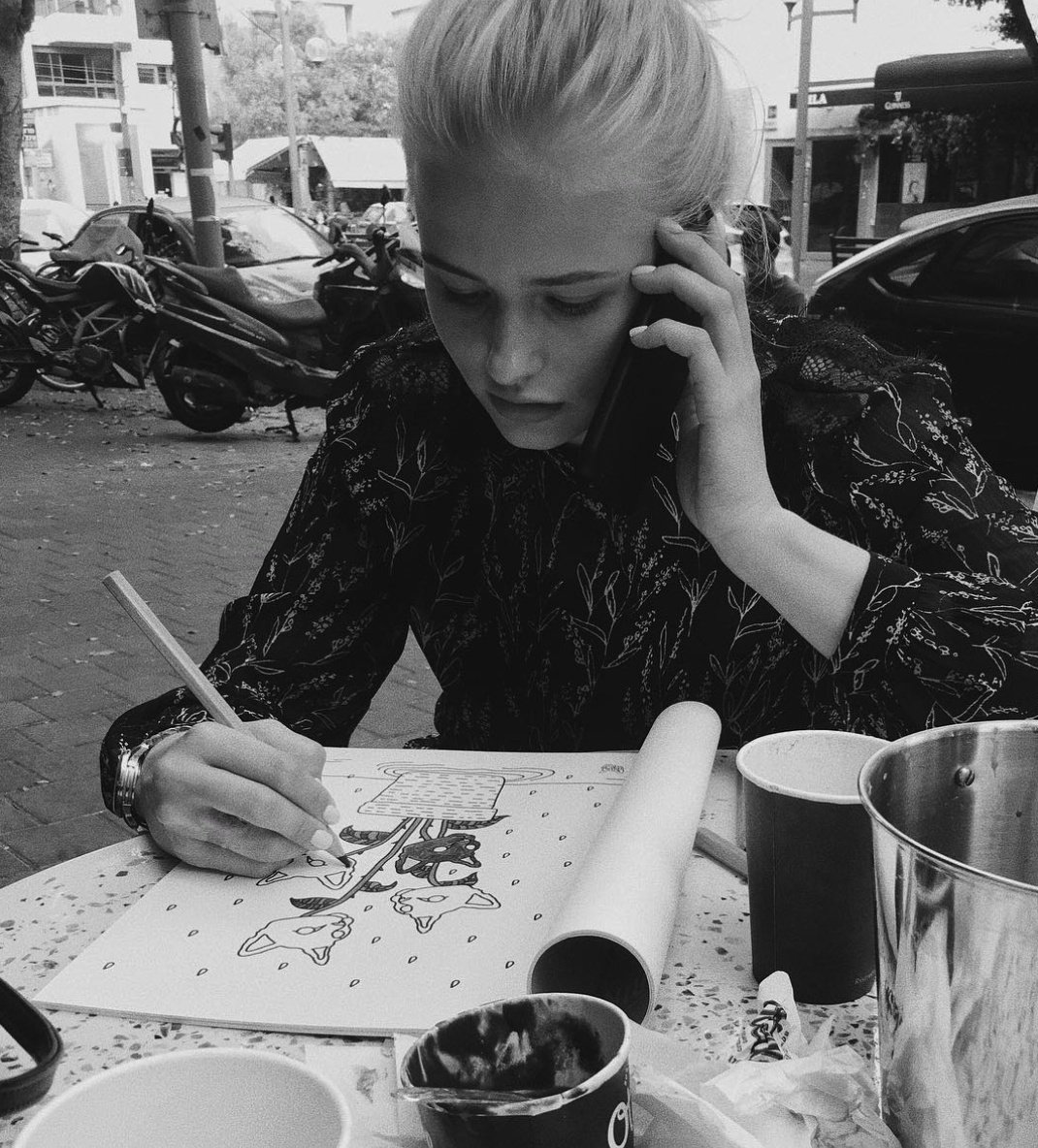 ⠀
восхищаюсь тем, как эта принцесса пытается организовать наше торжество. часть послана в далёкое пешее, другая часть – в процессе обзвона. 

нельзя быть ещё более уверенным в своём правильном выборе.
⠀