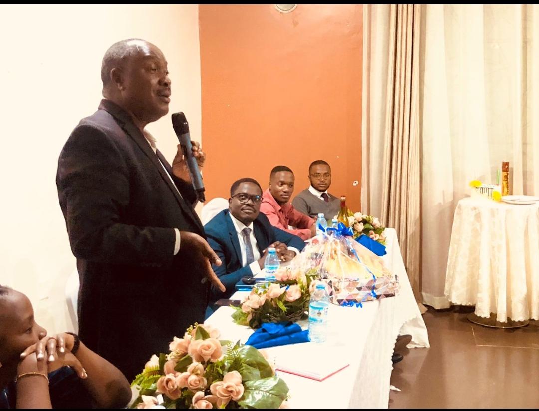 Tashobya Kenani💪 (@tashobyakenani) on Twitter photo Am so glad that yesterday <a href="/Dr_Elioda/">Hon. Dr. Elioda Tumwesigye</a> and <a href="/AceArinaitwe/">QS Arinaitwe Grace (MRICS,RSU,MCIArb)</a> honoured our invitation and they were speaking to us(Kyambogo University Sheema Students) 
Thank you <a href="/Dr_Elioda/">Hon. Dr. Elioda Tumwesigye</a> for supporting students across the country. Am so glad that yesterday <a href="/Dr_Elioda/">Hon. Dr. Elioda Tumwesigye</a> and <a href="/AceArinaitwe/">QS Arinaitwe Grace (MRICS,RSU,MCIArb)</a> honoured our invitation and they were speaking to us(Kyambogo University Sheema Students) 
Thank you <a href="/Dr_Elioda/">Hon. Dr. Elioda Tumwesigye</a> for supporting students across the country.