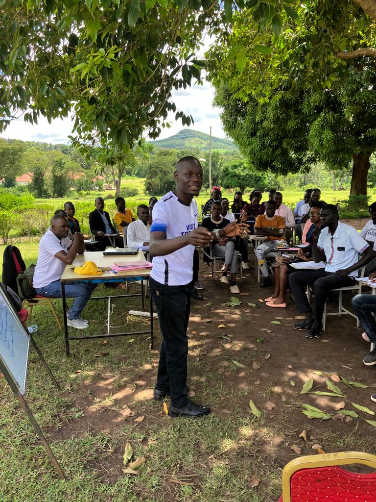 AugustineOlowo's tweet photo. Equipping the young people with knowledge in Project planning & Management, Social Business & Mentoring them on leadership at @klauniversity Luweero was a worthwhile way to engage on a Saturday.
We keep pushing.
#projectmanagementskills https://t.co/0vmsDFKP7o