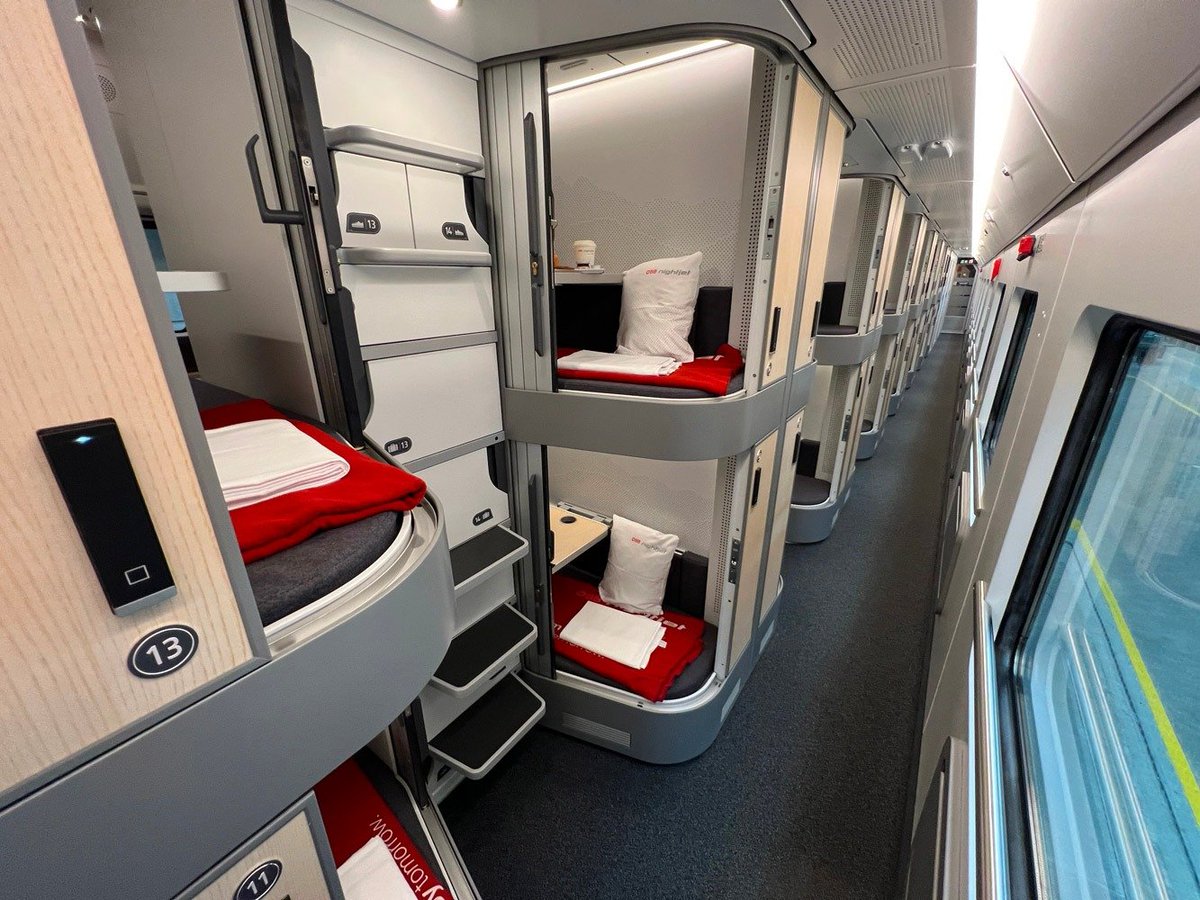 Apologies for Seat61.com being slow yesterday. A thing happened: My Facebook post about the new Nightjet trains accidentally reached 9.4 million people. Seat61 users up 120%, all looking at the new Nightjet page seat61.com/trains-and-rou….