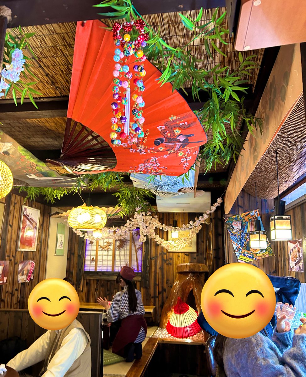 MocoMoco2708's tweet photo. 食べ歩きの為だけに太宰府天満宮へ⛩
定番の梅ヶ枝餅に、めんたい焼きおにぎり、プリンアイスに金賞コロッケ✨️

さすがに通り抜けだけは良くないか...と思って一応お参りして来ましたがこんな心がけでは神様に一生届かないんだろうな(´･∀･｀)

ﾁｬﾘﾝ➰◎ https://t.co/VBtOrQznbV