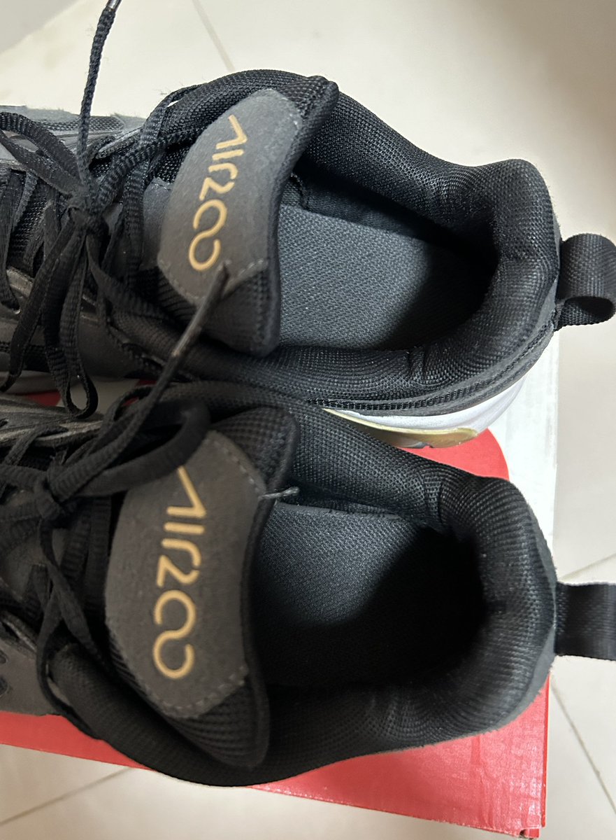 PaeSorasart's tweet photo. ปล่อยรองเท้า Nike air max 200(GS) แท้จากช็อป 100% ขนาด 23.5 cm. ป้าย Tax ตรงกับหน้ากล่อง สภาพสินค้าตามการใช้งาน 690.- รส. #สนใจสอบถามได้ค่ะ #กทม.นัดรับได้ #Nike #nikeairmax #รองเท้ามือสองของแท้ https://t.co/hEJJNiQvPg