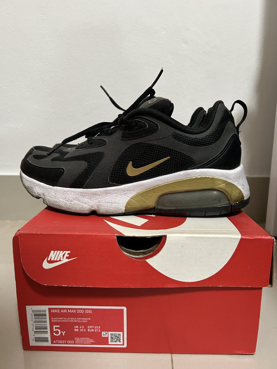 PaeSorasart's tweet photo. ปล่อยรองเท้า Nike air max 200(GS) แท้จากช็อป 100% ขนาด 23.5 cm. ป้าย Tax ตรงกับหน้ากล่อง สภาพสินค้าตามการใช้งาน 690.- รส. #สนใจสอบถามได้ค่ะ #กทม.นัดรับได้ #Nike #nikeairmax #รองเท้ามือสองของแท้ https://t.co/hEJJNiQvPg