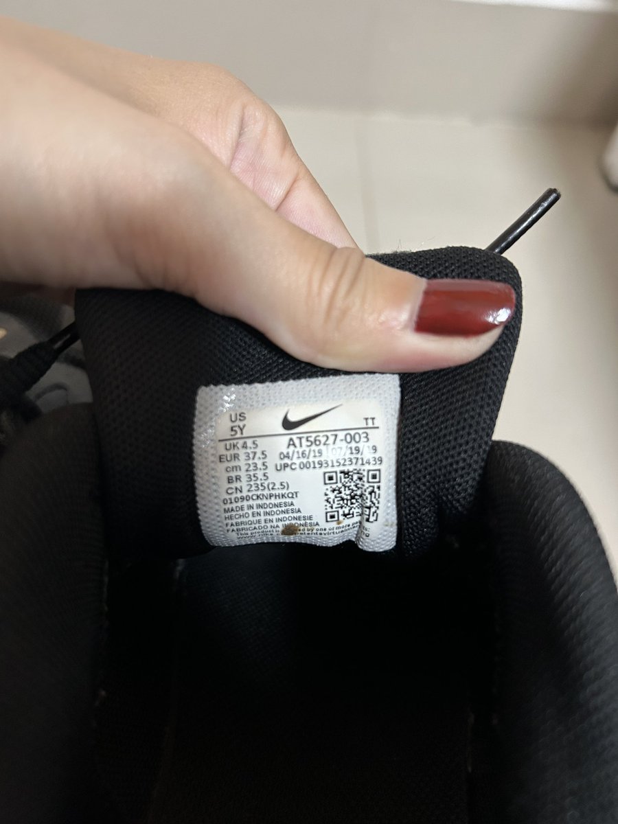 PaeSorasart's tweet photo. ปล่อยรองเท้า Nike air max 200(GS) แท้จากช็อป 100% ขนาด 23.5 cm. ป้าย Tax ตรงกับหน้ากล่อง สภาพสินค้าตามการใช้งาน 690.- รส. #สนใจสอบถามได้ค่ะ #กทม.นัดรับได้ #Nike #nikeairmax #รองเท้ามือสองของแท้ https://t.co/hEJJNiQvPg