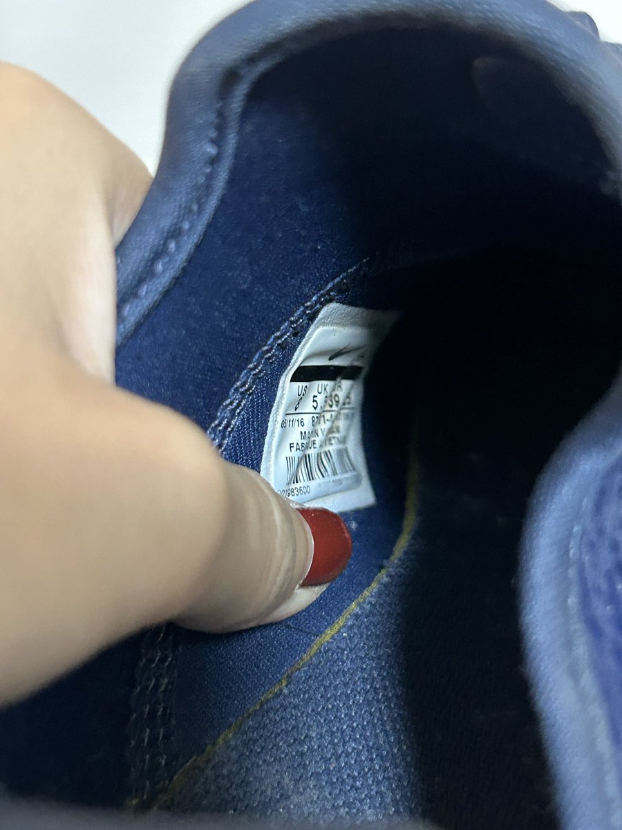 PaeSorasart's tweet photo. ปล่อยรองเท้า Nike air presto prm แท้จากช็อป 100% ขนาด 25 cm. ป้าย Tax ตรงกับหน้ากล่อง สภาพสินค้าตามการใช้งาน 690.- รส. #สนใจสอบถามได้ค่ะ #กทม.นัดรับได้ #Nike #nikeairmax #รองเท้ามือสองของแท้ https://t.co/HtpswyYdop