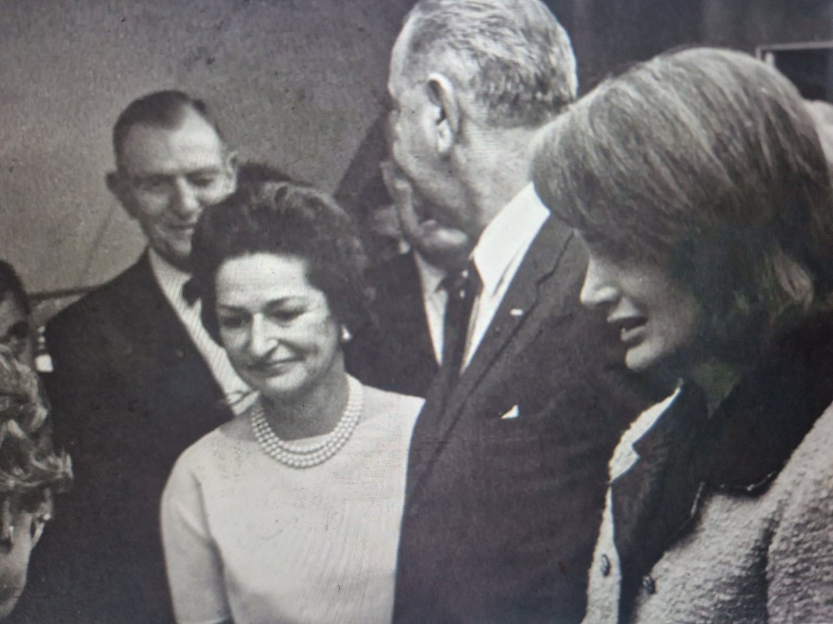 LammertAlbertus's tweet photo. #AlbertThomas #wink #LBJ and whose beside A. Thomas ?

The guy who invited #JFK to the #AlbertThomasDinner 

#GrassyKnoll Shooter #JackValenti with #DavidMorales 

#CoryHughes author of just released book
#AWarningFromHistory

uncovered all of this 

@LennonMurder @JohnnyVedmore https://t.co/uwNTffYhzN