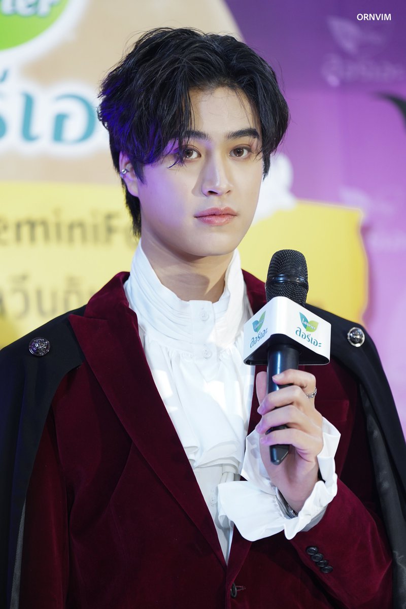 ยอมโดนกัดคอเลยอ่ะ หล่อมากก

#LaurierXGeminiFourth 
#ลอรีเอะสวีทฮาโลวีนกับเจมีไนน์โฟร์ท