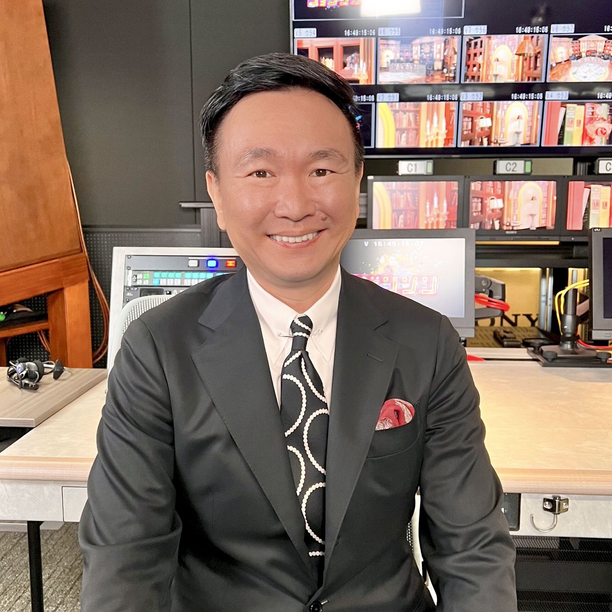 johnson_tbs's tweet image. 📢👨TBS 新番組『#ジョンソン 』🇺🇲
ついに今夜9時から放送📺❗️

最後の8人目は…
#かまいたち  #山内健司

🧑.｡oO（山内さん 今後ともボケまくりお願いします🙏）

#ジョンソンオフショット 📸
#かまいたち
#見取り図
#ニューヨーク
#モグライダー
@yamauchi0117