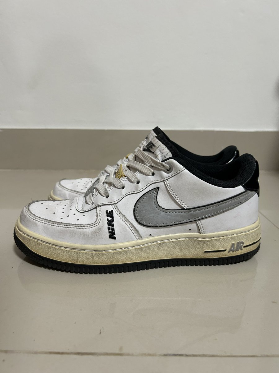 PaeSorasart's tweet photo. ปล่อยรองเท้า Nike air force 1  แท้จากช็อป 100% ขนาด 23.5 cm. ไม่มีกล่อง สภาพสินค้าตามการใช้งาน 690.- รส. #สนใจสอบถามได้ค่ะ #กทม.นัดรับได้ #Nike #nikeairforce1 #รองเท้ามือสองของแท้ https://t.co/o5bLD0N4bM
