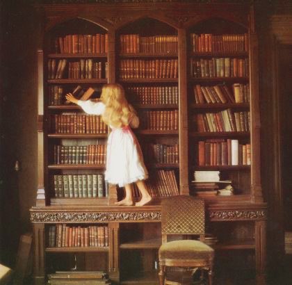 « L'influence des premières lectures est profonde. Grande est la part d'avenir qui repose sur les rayons d'une #bibliothèque. »
#GrahamGreene #lecture # livres 📕
