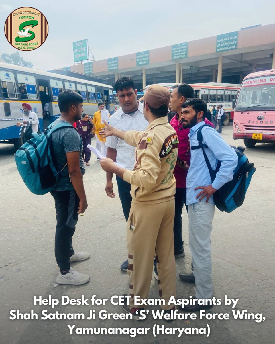 GreenSwelfares's tweet photo. Kudos to Shah Satnam Ji Green 'S' Welfare Force Wing volunteers in Yamunanagar! Not only are they guiding CET exam aspirants, but they're also ensuring students stay hydrated with arranged drinking water. A true testament to their unwavering commitment and service to the community. #CETExamHaryana #HelpDesk #MondayMotivation