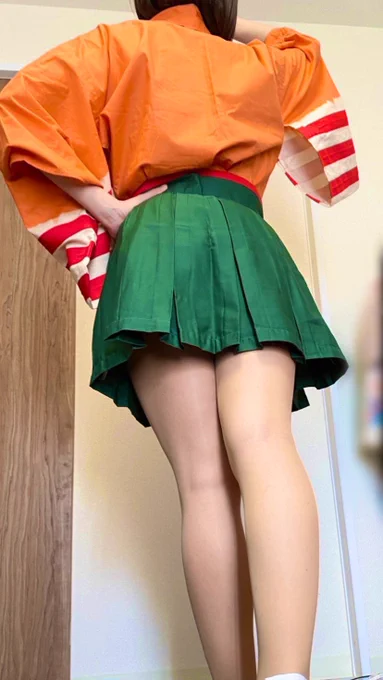 2年くらい前の大井っちから今年5月の飛龍ちゃんまでに-4㎏くらいダイエットしてるんだけど写真で見ると足だいぶ違うな モチベになるわ