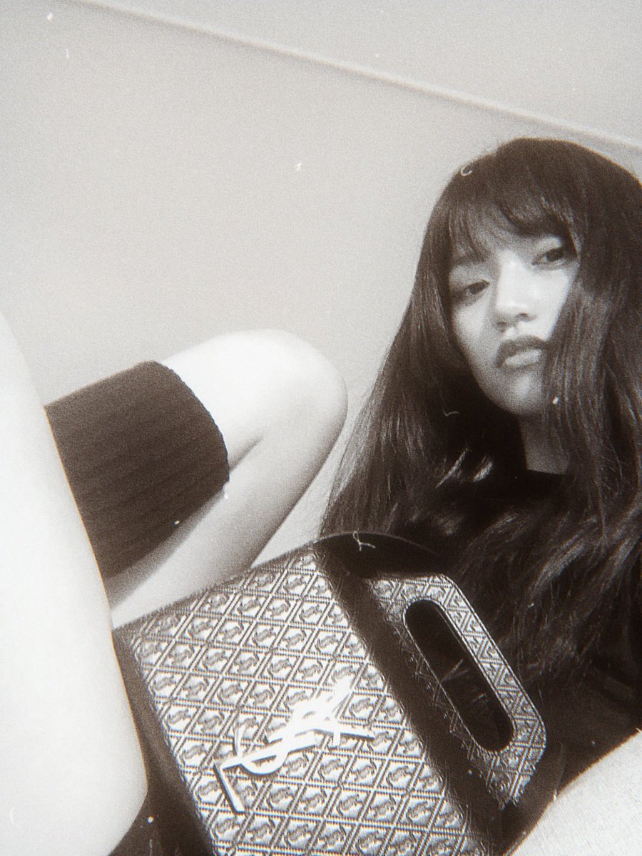 hourly doyeon tweet media